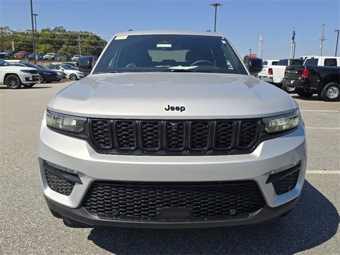 New 2025 Jeep Grand Cherokee Limited w/ Luxury Tech Group II image 15