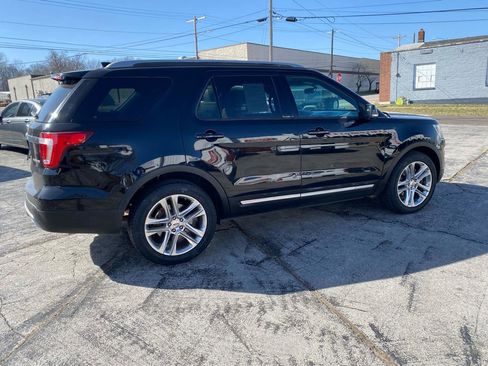 Used 2016 Ford Explorer XLT w/ Equipment Group 202A image 3
