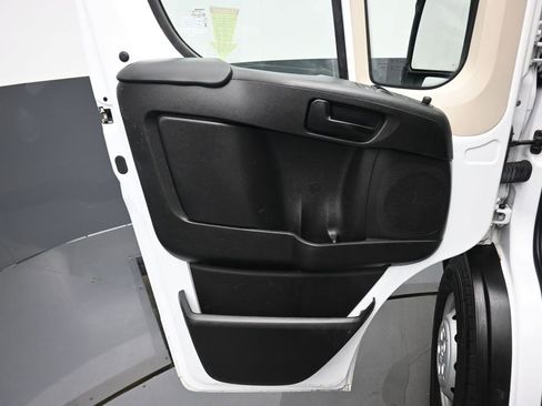 Used 2021 RAM ProMaster 2500 FWD image 9