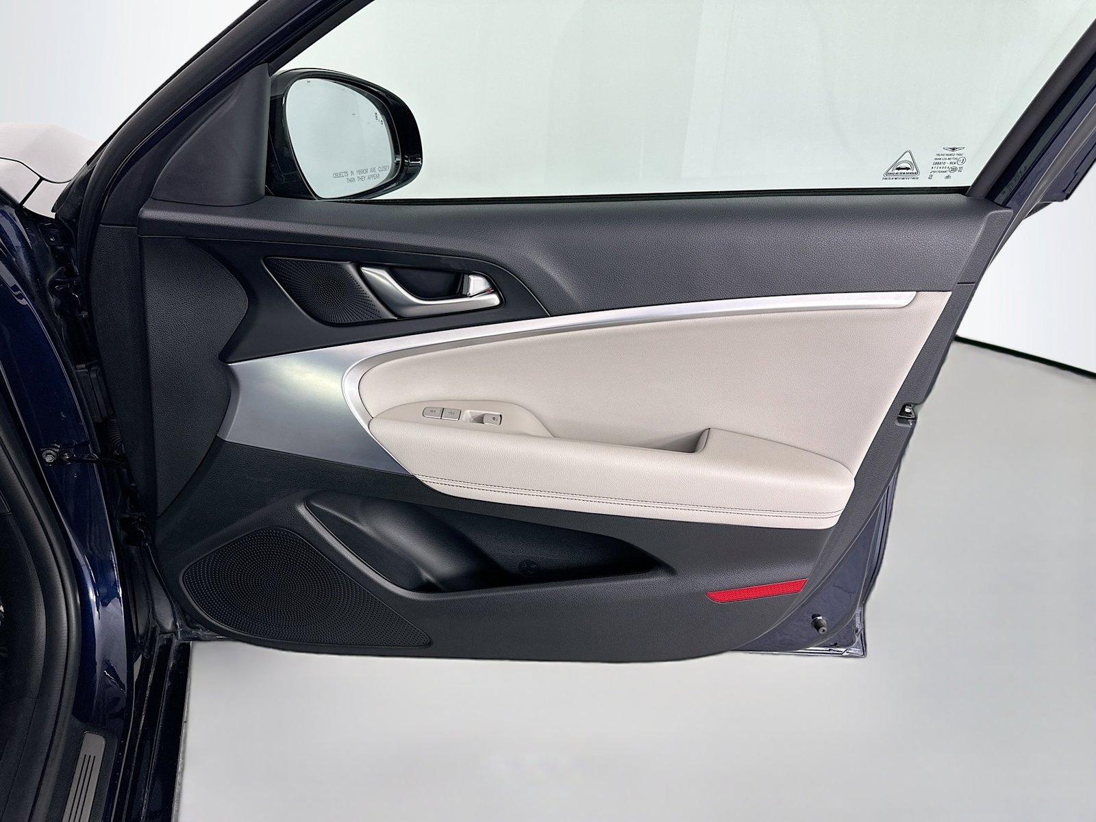 Used 2023 Genesis G70 2.0T RWD image 33