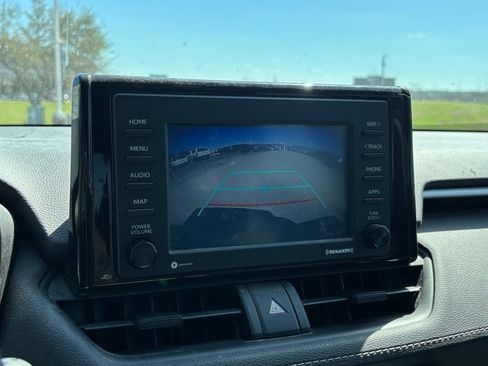 Used 2021 Toyota RAV4 XLE w/ Convenience Package image 11