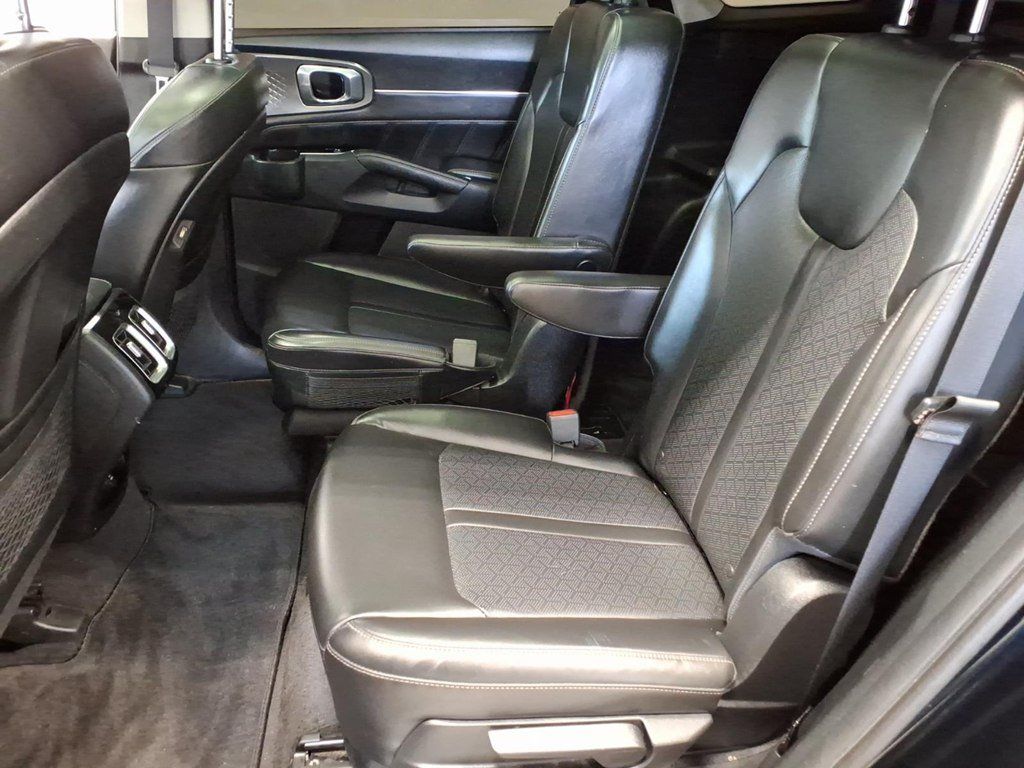 Used 2023 Kia Sorento SX AWD/4WD image 21