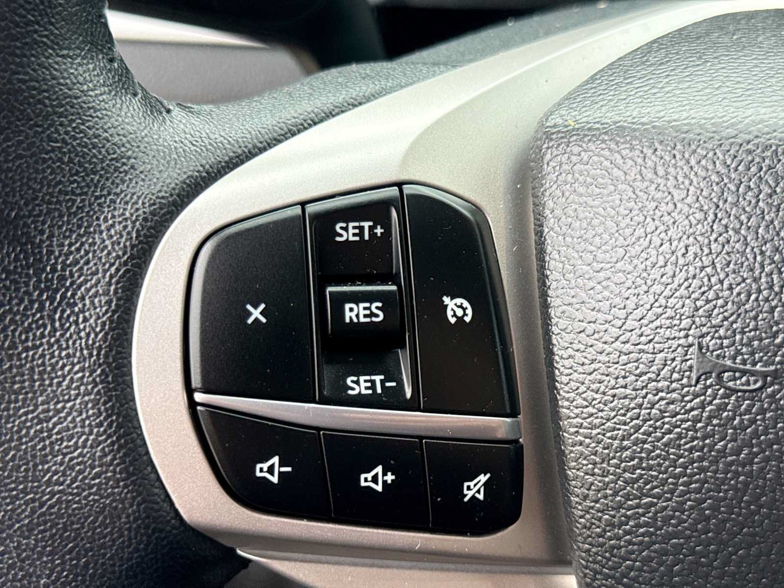 Used 2023 Ford Explorer XLT w/ Equipment Group 202A AWD/4WD image 24