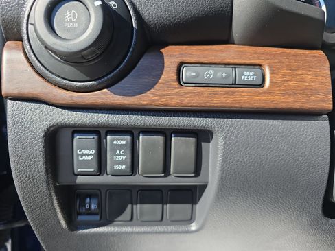 Used 2023 Nissan Titan Platinum Reserve w/ Moonroof Package image 28