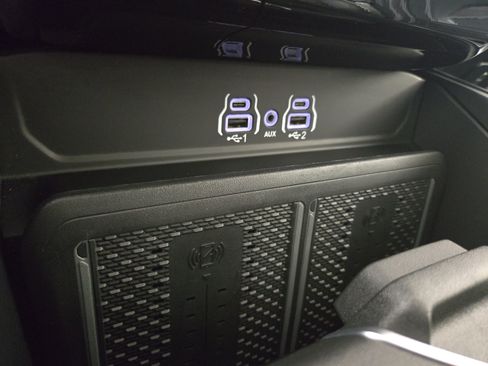 Used 2025 RAM 2500 Laramie AWD/4WD image 29