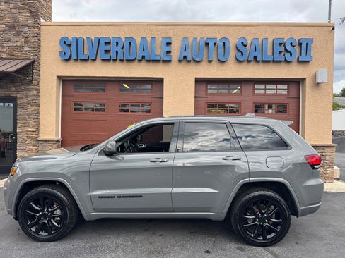 Used 2021 Jeep Grand Cherokee Laredo X image 15
