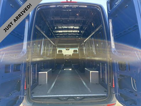 Used 2024 Mercedes-Benz Sprinter 2500 image 13