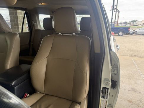 Used 2013 Toyota 4Runner Limited image 18