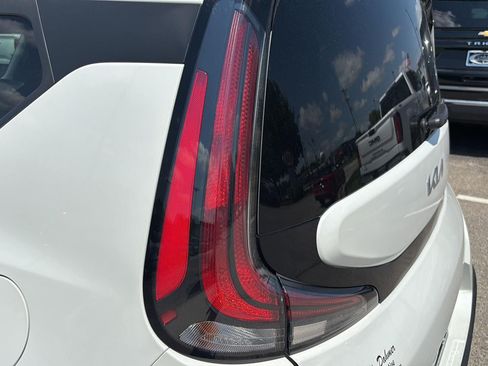 Used 2025 Kia Soul LX FWD image 21