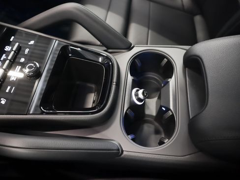 New 2026 Porsche Cayenne image 16