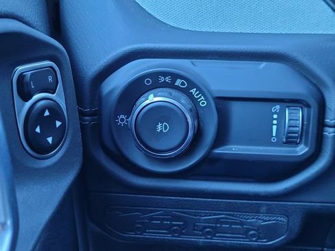 Certified 2025 Jeep Wrangler Unlimited Sahara AWD/4WD image 14