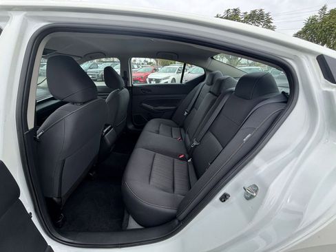 Used 2025 Nissan Altima 2.5 SV image 25