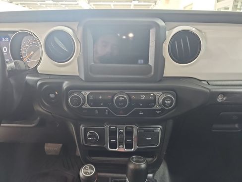 Used 2021 Jeep Wrangler Unlimited Sport AWD/4WD image 25