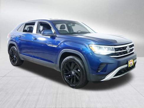 Used 2023 Volkswagen Atlas Cross Sport SE AWD/4WD image 1