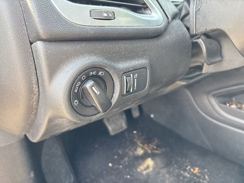 Used 2015 Dodge Dart SXT image 16