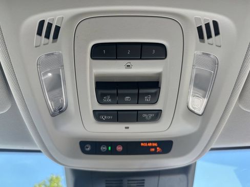 Used 2025 Buick Envision Avenir AWD/4WD image 26