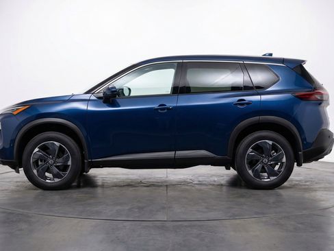 Used 2025 Nissan Rogue SV AWD/4WD image 5
