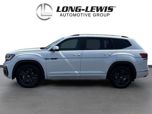 Certified 2022 Volkswagen Atlas SEL R-Line AWD/4WD image 2