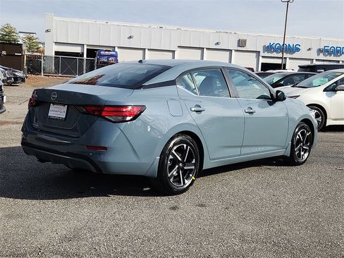 New 2025 Nissan Sentra SV image 4