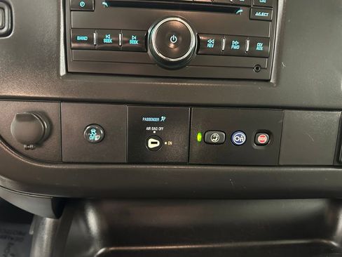 Used 2017 Chevrolet Express 2500 LS RWD image 25
