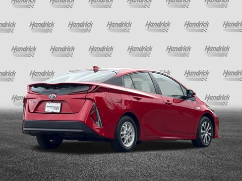 Used 2020 Toyota Prius Prime LE image 5