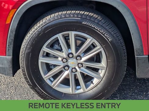 Used 2023 Chevrolet Traverse LT image 11