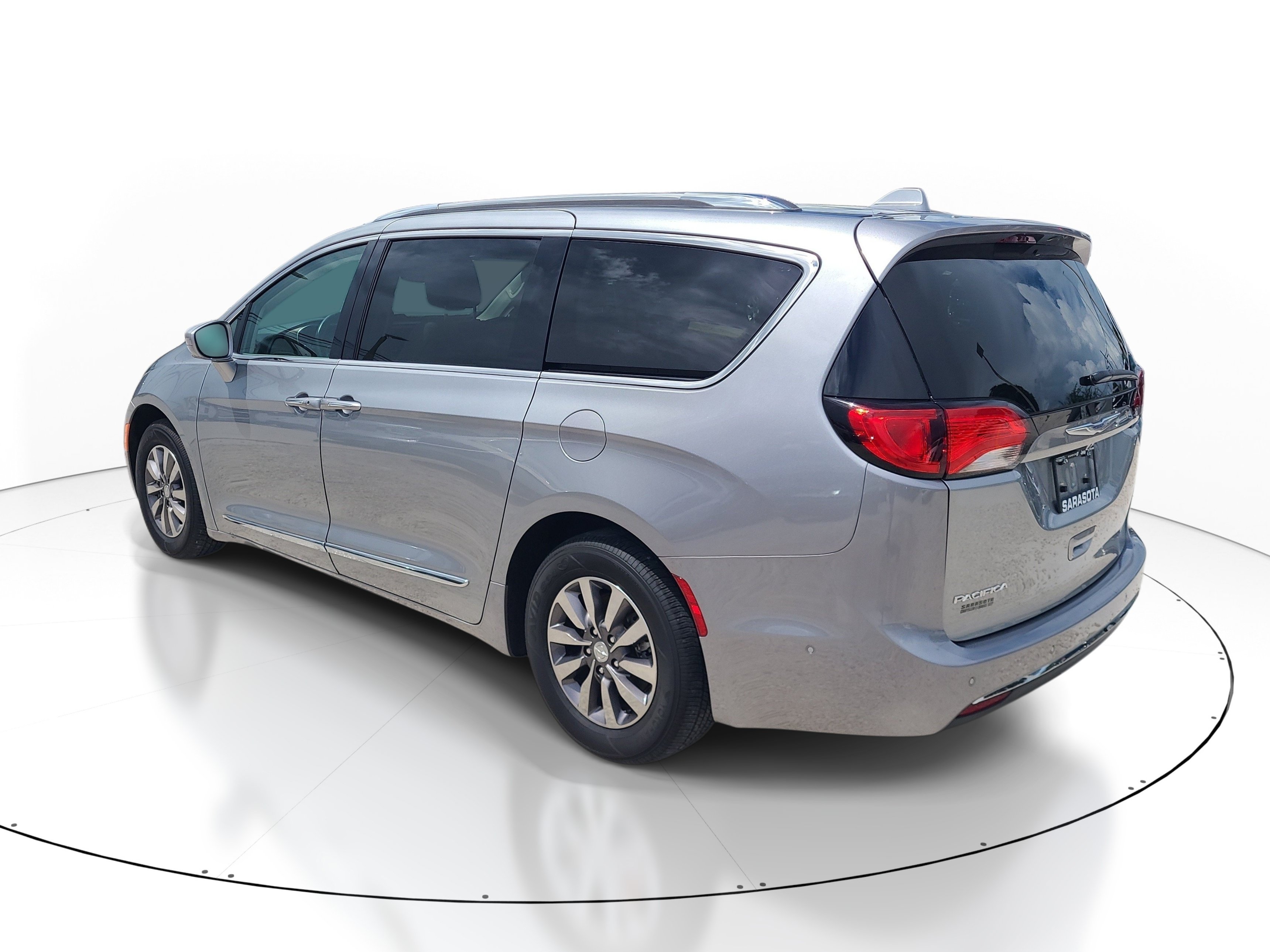 Used 2019 Chrysler Pacifica Touring-L Plus w/ Advanced Safetytec Group FWD image 4