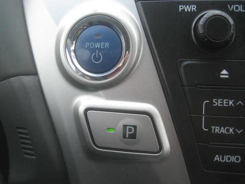 Used 2013 Toyota Prius V Five image 26