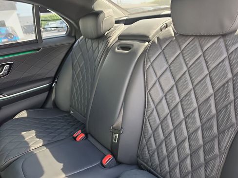 Used 2023 Mercedes-Benz S 580 4MATIC Sedan w/ AMG Line image 16