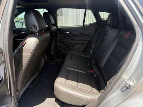 Used 2025 Chevrolet Trax RS w/ Sunroof Package FWD image 5