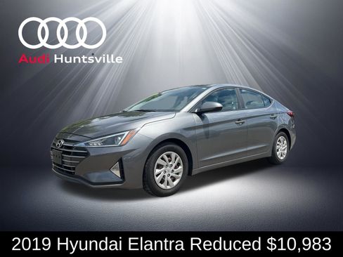 Used 2019 Hyundai Elantra SE w/ Cargo Package FWD image 1