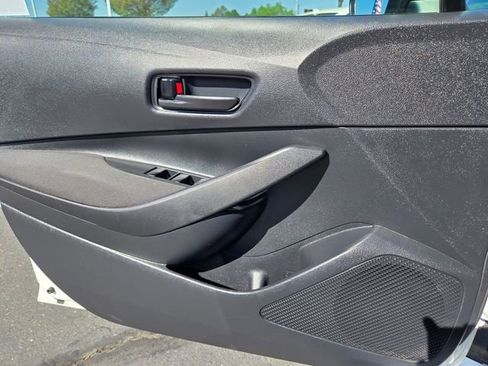Used 2025 Toyota Corolla LE FWD image 17