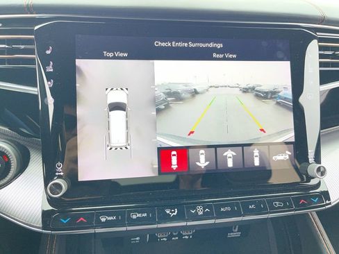 Used 2023 Jeep Grand Wagoneer Series III image 12