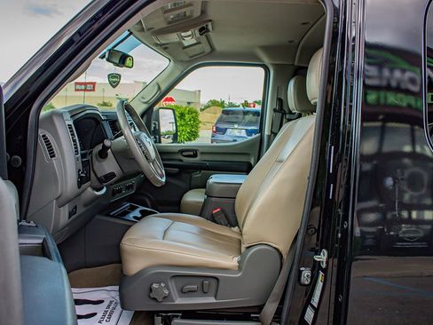 Used 2019 Nissan NV 3500 SL RWD image 13