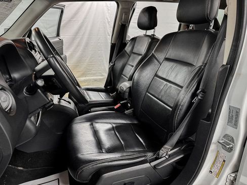 Used 2017 Jeep Patriot High Altitude FWD image 7