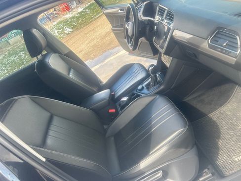Used 2022 Volkswagen Tiguan SE AWD/4WD image 18
