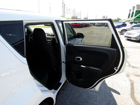 Used 2018 Kia Soul image 20