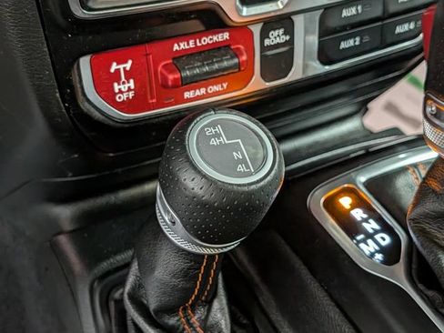 Used 2022 Jeep Gladiator Mojave w/ Cold Weather Group AWD/4WD image 29