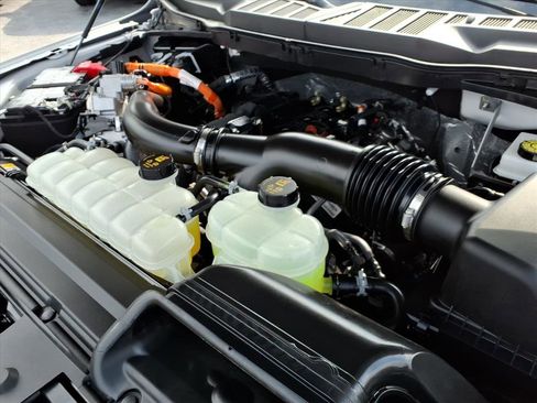 Used 2025 Ford F150 Lariat w/ Equipment Group 501A Mid image 11