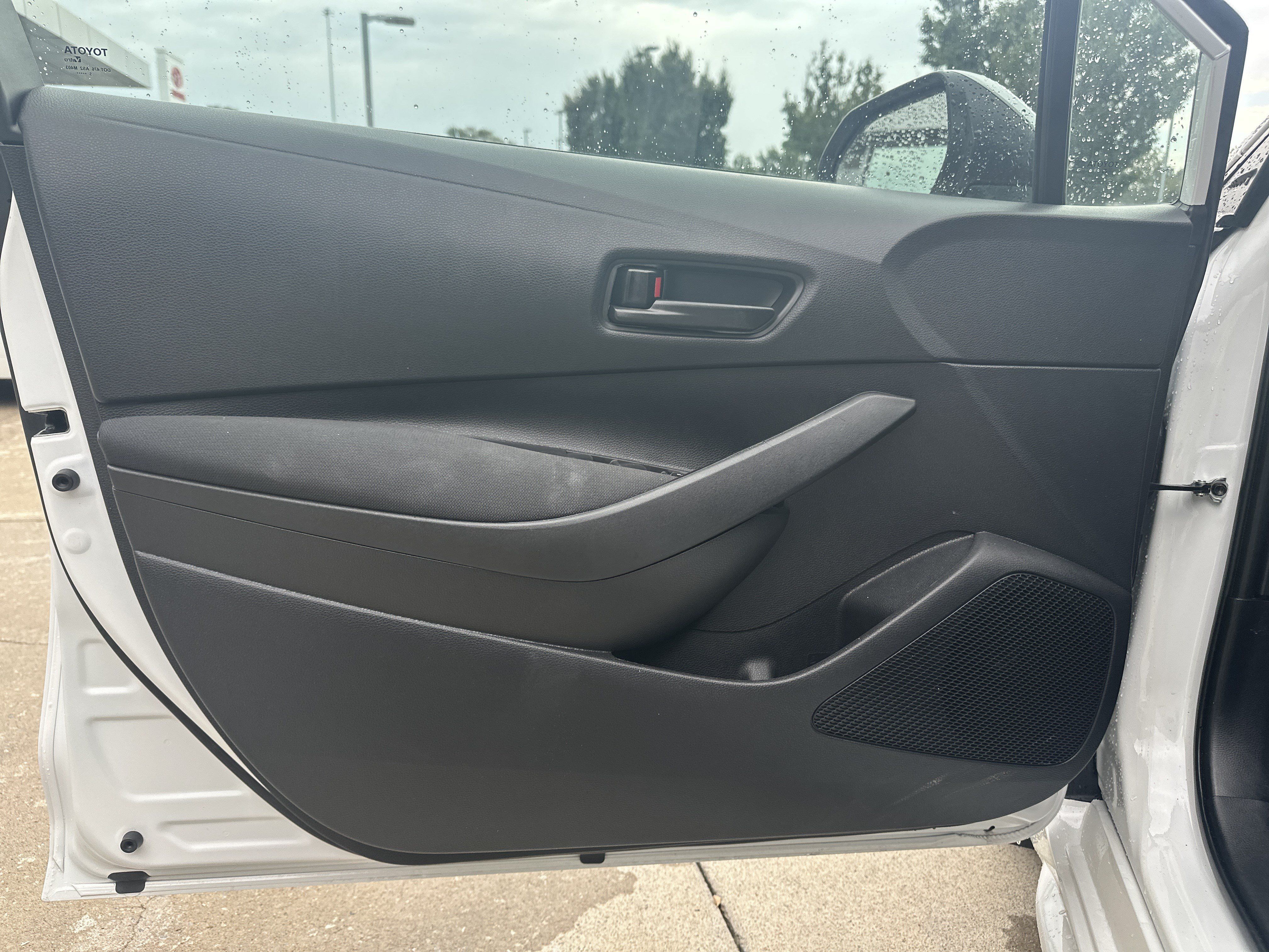 Used 2026 Toyota Corolla LE FWD image 13