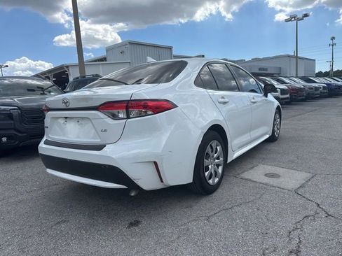 Used 2020 Toyota Corolla LE FWD image 3