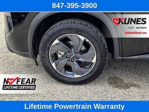 Used 2025 Nissan Rogue SV FWD image 12