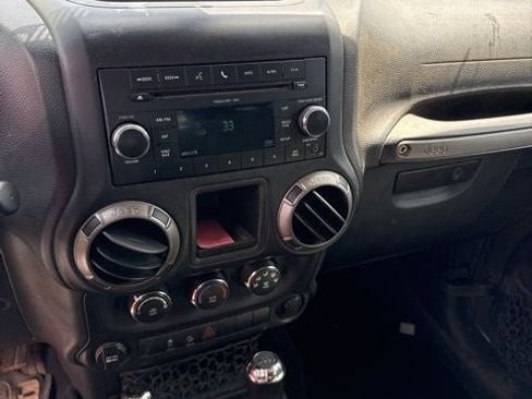 Used 2016 Jeep Wrangler Unlimited Sport w/ Connectivity Group AWD/4WD image 19