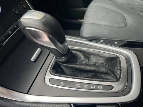 Used 2018 Ford Edge Titanium w/ Equipment Group 302A AWD/4WD image 20