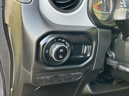 Certified 2025 Jeep Gladiator Willys image 37