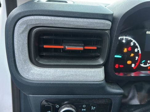 Used 2024 Ford Maverick XLT image 18