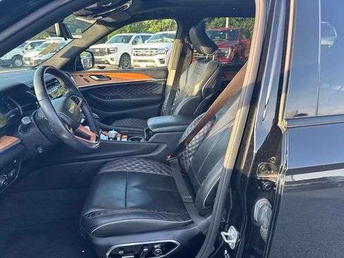 Used 2023 Jeep Grand Cherokee Summit AWD/4WD image 11