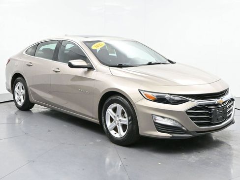 Used 2022 Chevrolet Malibu LT FWD image 2