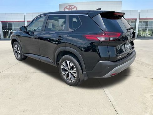 Used 2023 Nissan Rogue SV AWD/4WD image 3