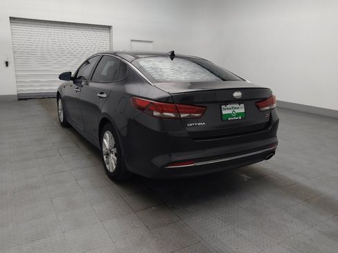 Used 2018 Kia Optima S w/ Panoramic Sunroof Package FWD image 5